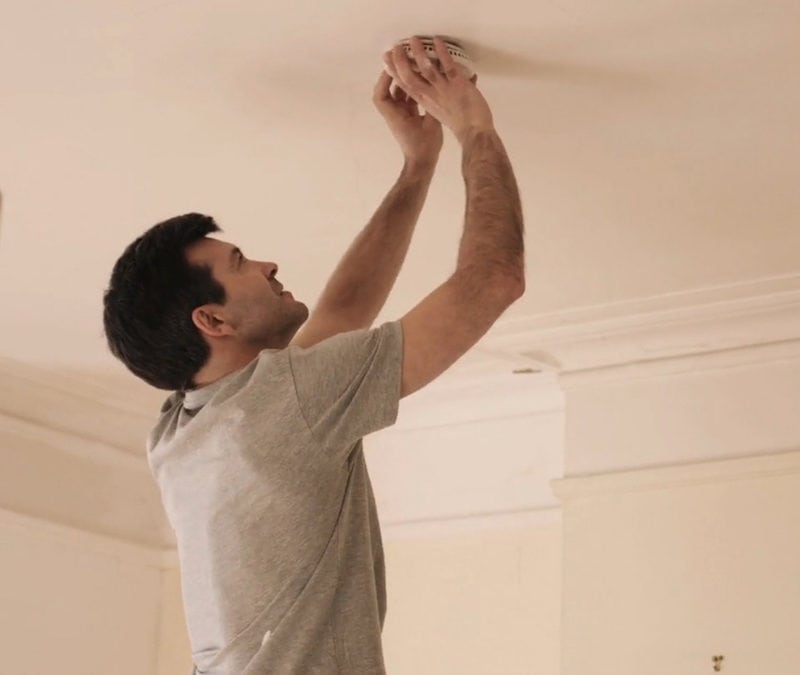 Video – When Do I Need to Replace the Batteries in My Smoke Detector?